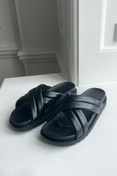 Palma Slippers - Black