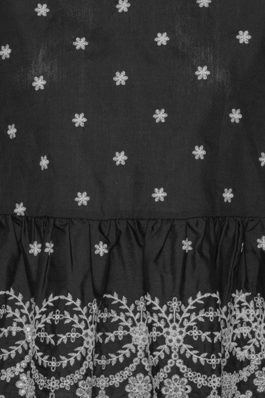 LulaIC Top - Sort Hvid Broderi