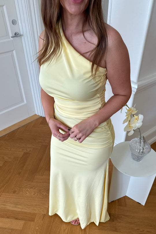 AndreaIC Maxi Kjole (Forudbestilling lev. uge 24) - Gul