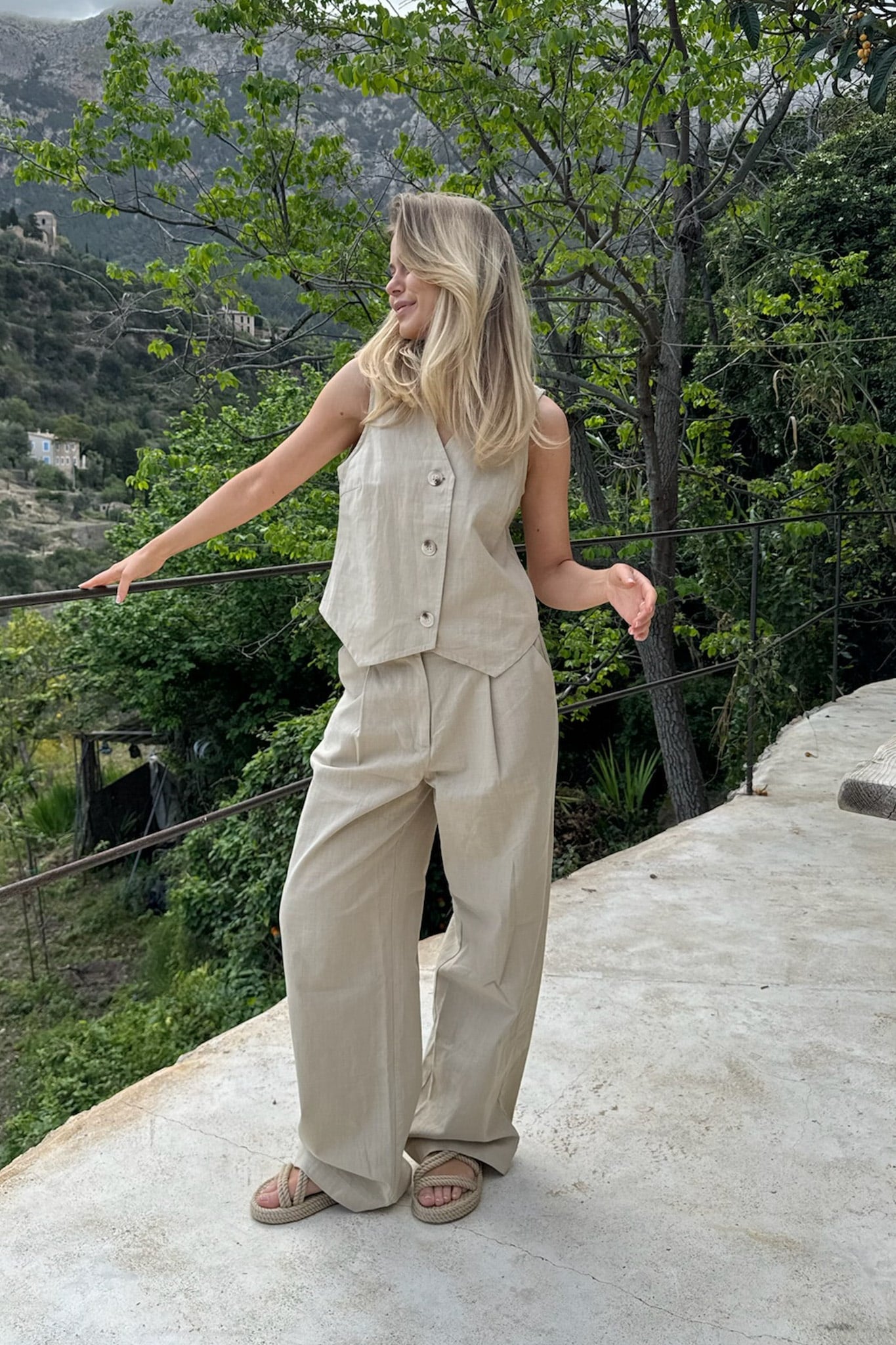CelinaIC Vest - Sand – dk.byic.com