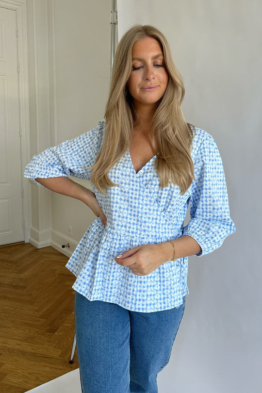 Laura Top - Lys Blå Blomsterprint